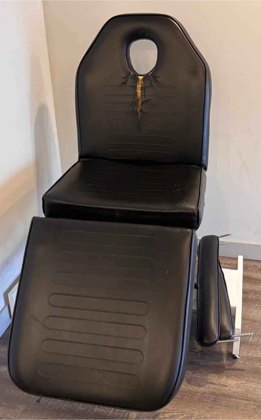 MASSAGE TABLE - photo 3