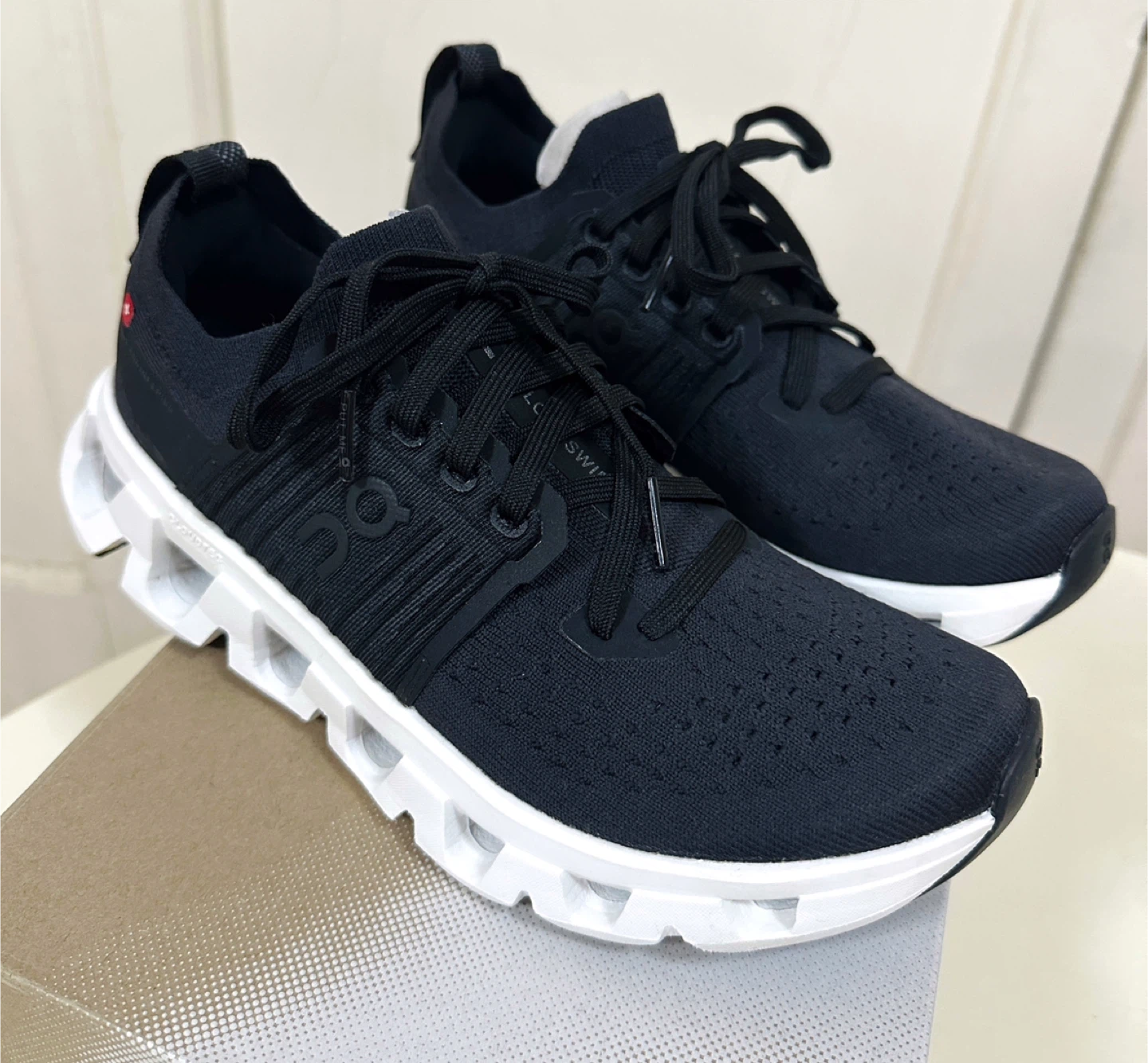 On Cloudswift 4 (woman 7.5) black