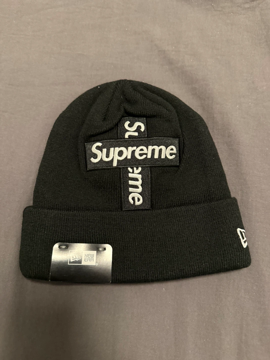 Supreme "World Famous" Beanie