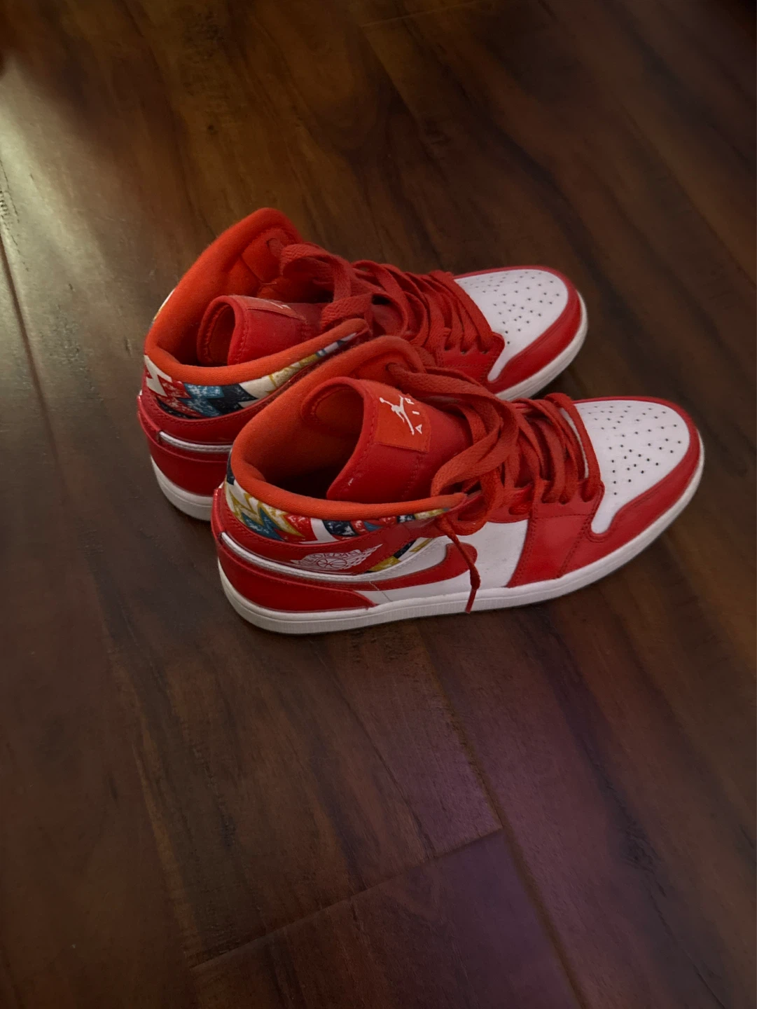 Air Jordan 1 Mid SE Red/White slightly used