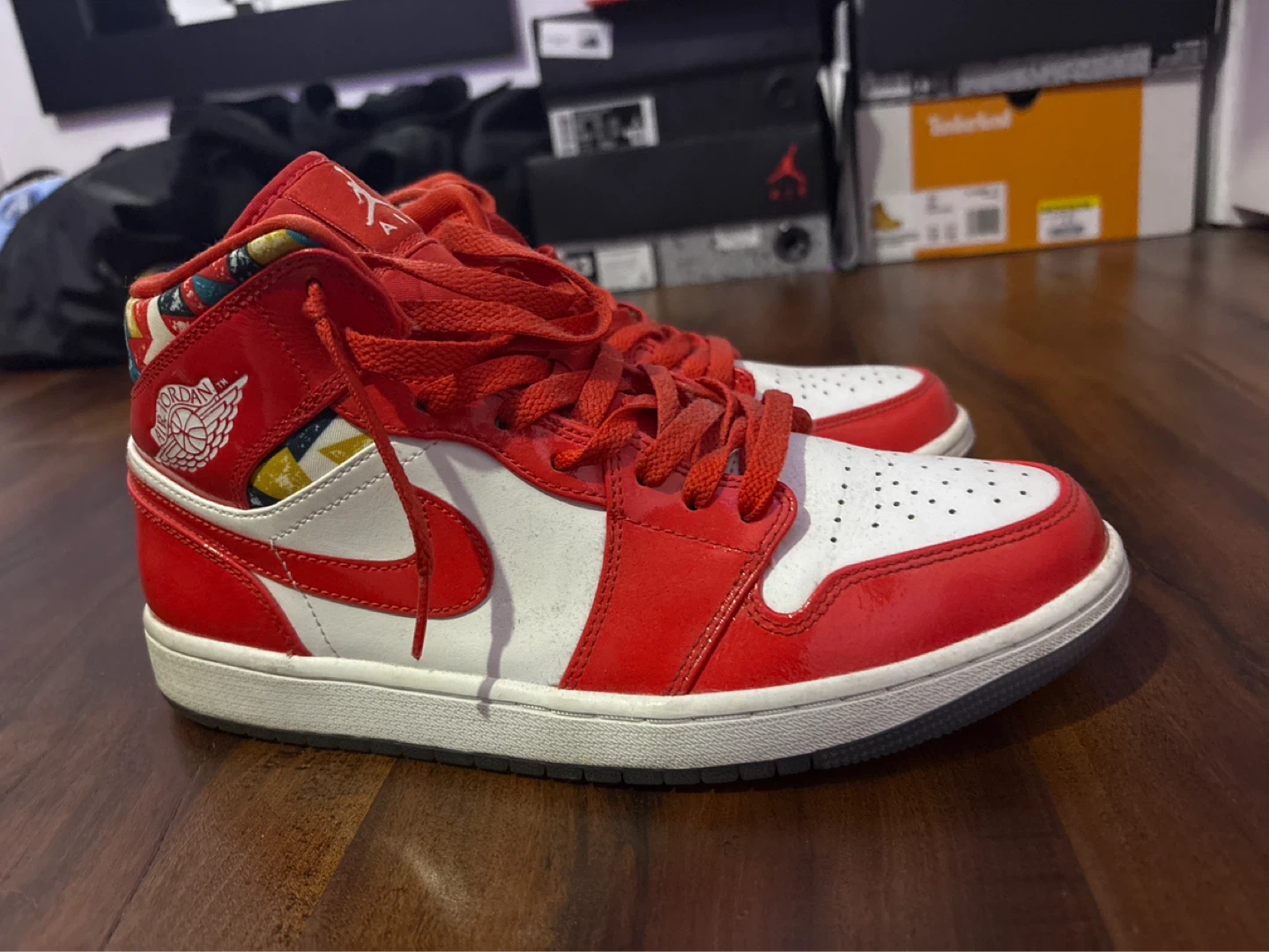 Air Jordan 1 Mid SE Red/White slightly used - photo 2