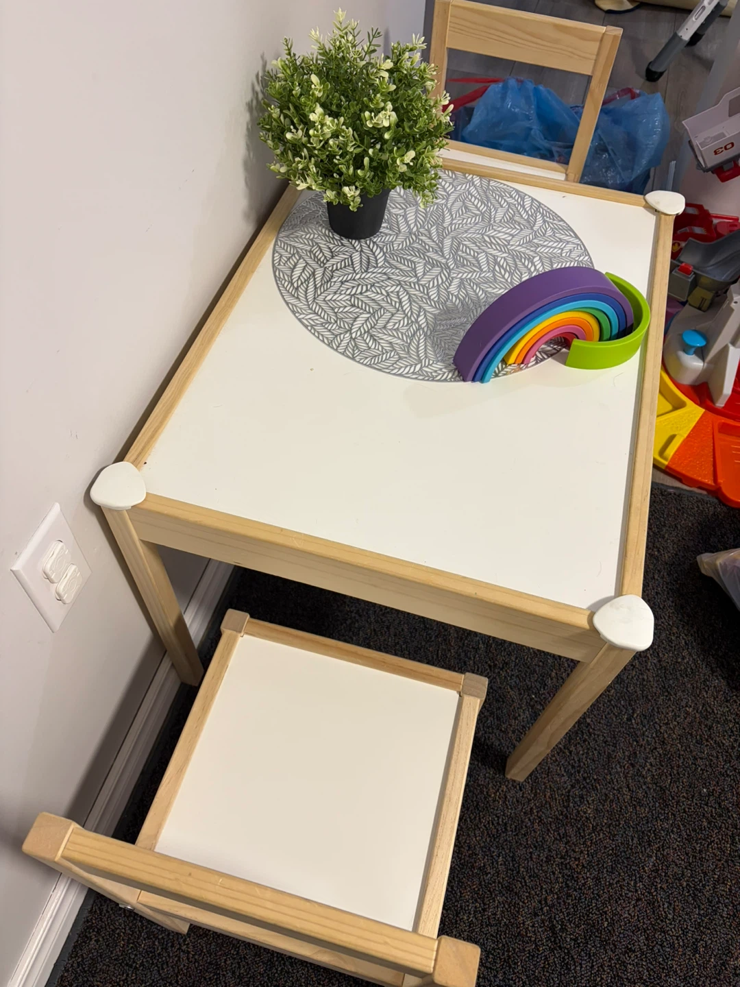 Kids Table and 2 Chairs Set - photo 2