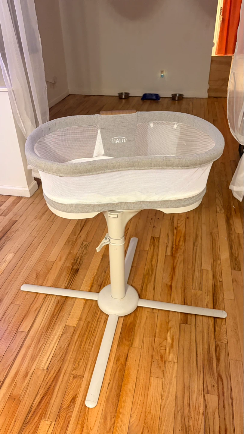 Halo Bassinest Swivel Sleeper