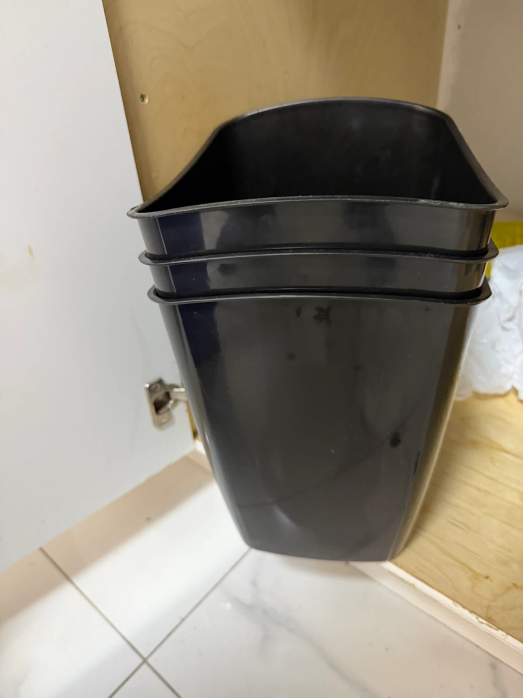 Set of 3 Black Plastic Trash Bins - photo 2
