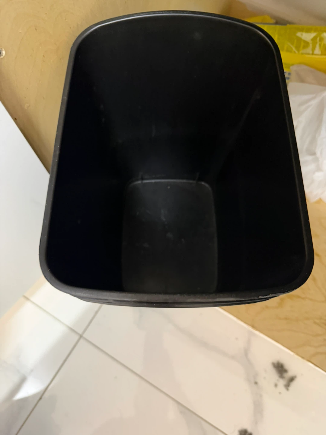 Set of 3 Black Plastic Trash Bins - photo 3