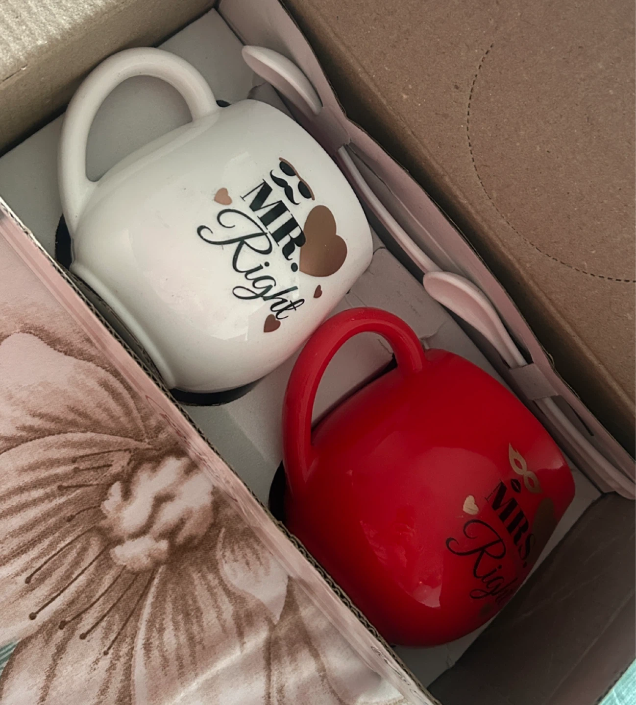 Morden Mug Couple Set Mr. & Mrs. Right Mugs with Spoons