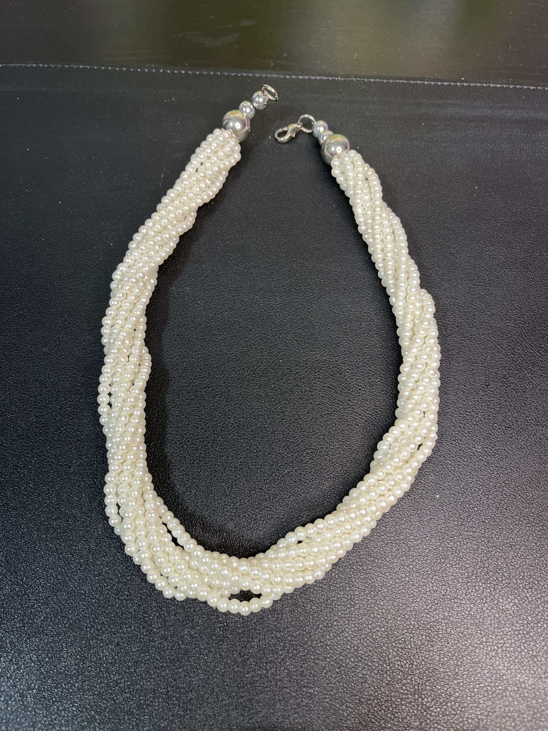 🥕Multi-strand faux pearl necklace with silver tone clasp - photo 4