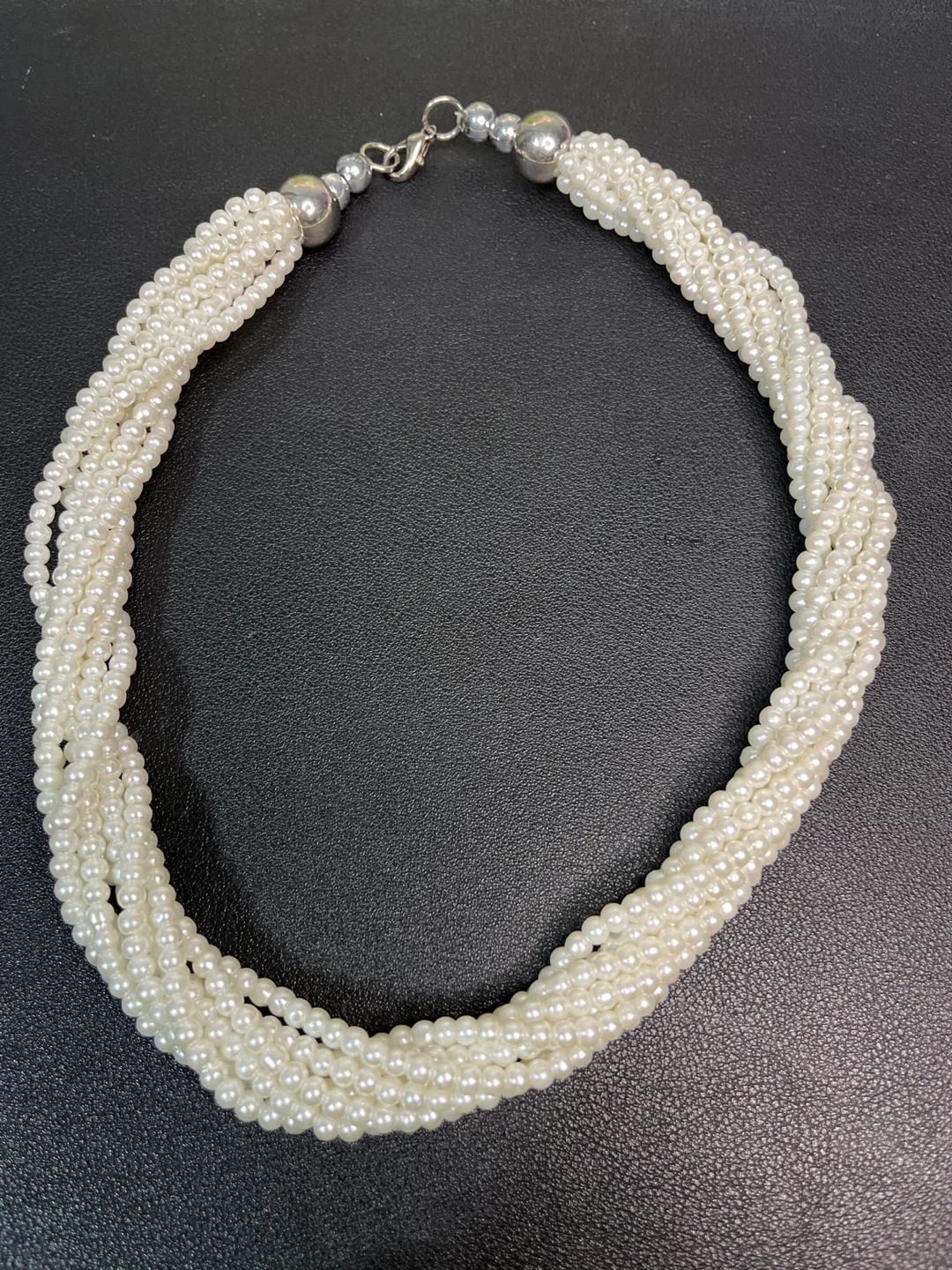 🥕Multi-strand faux pearl necklace with silver tone clasp - photo 3
