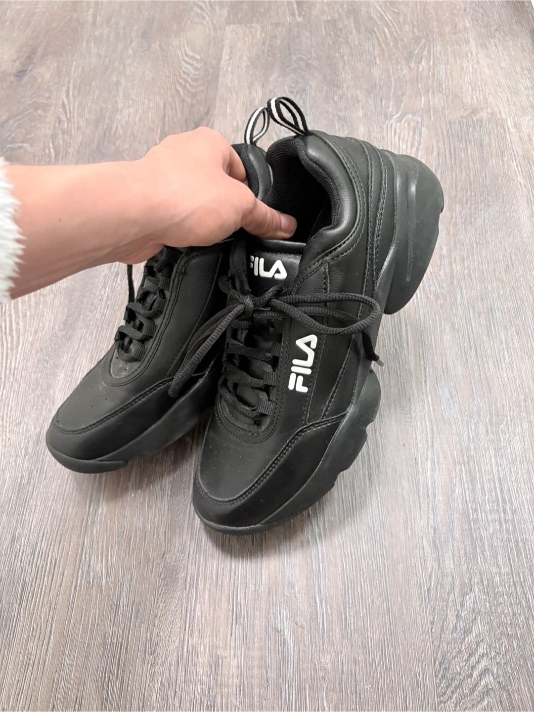 Black Fila Sneakers - photo 3