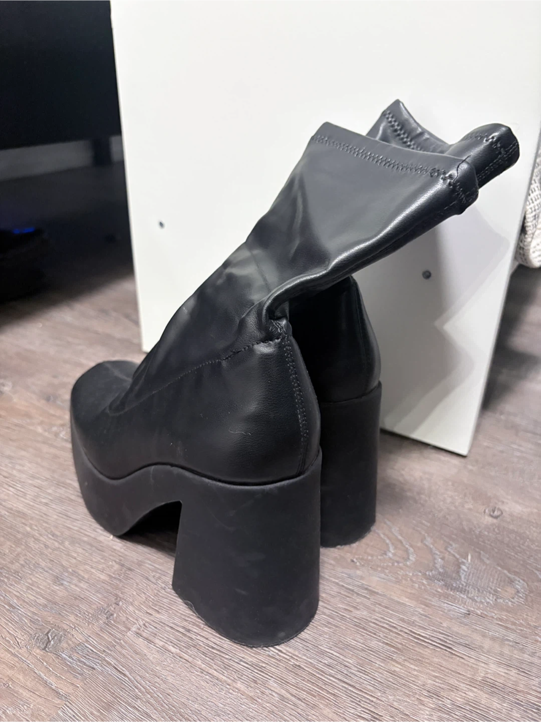 Bershka Black Platform Boots - size 8 - photo 2