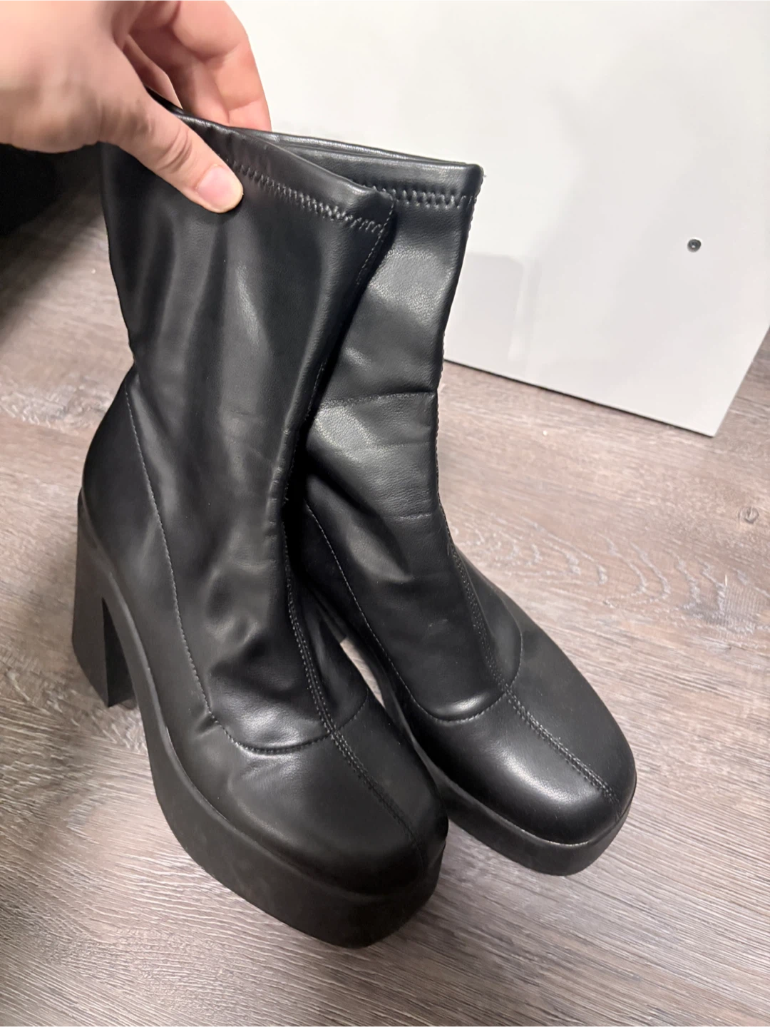 Bershka Black Platform Boots - size 8 - photo 3