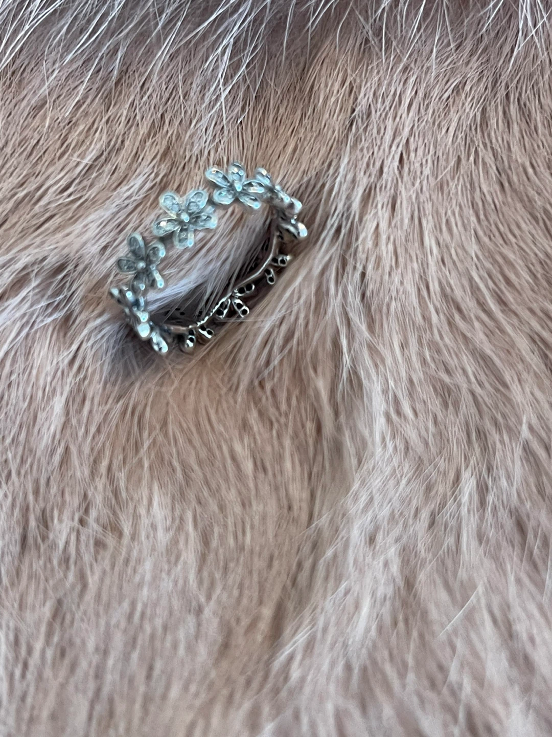 NEW- 💯% AUTHENTIC Pandora Dazzling Daisy flower ring size 5
