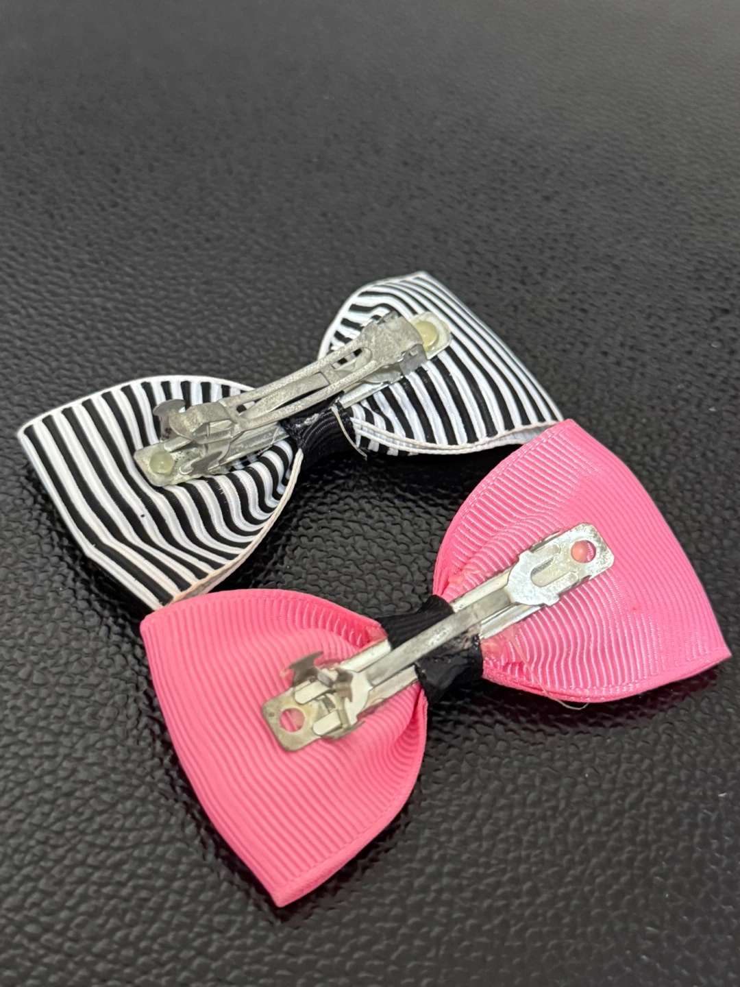 Set of 4 hair clips: 2 bows & 2 mini hats - photo 2