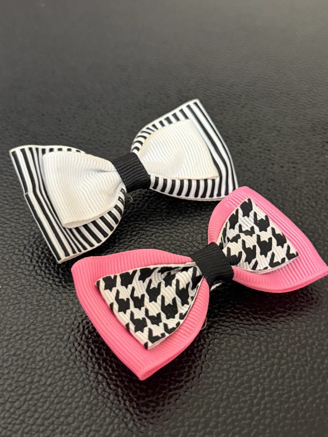 Set of 4 hair clips: 2 bows & 2 mini hats