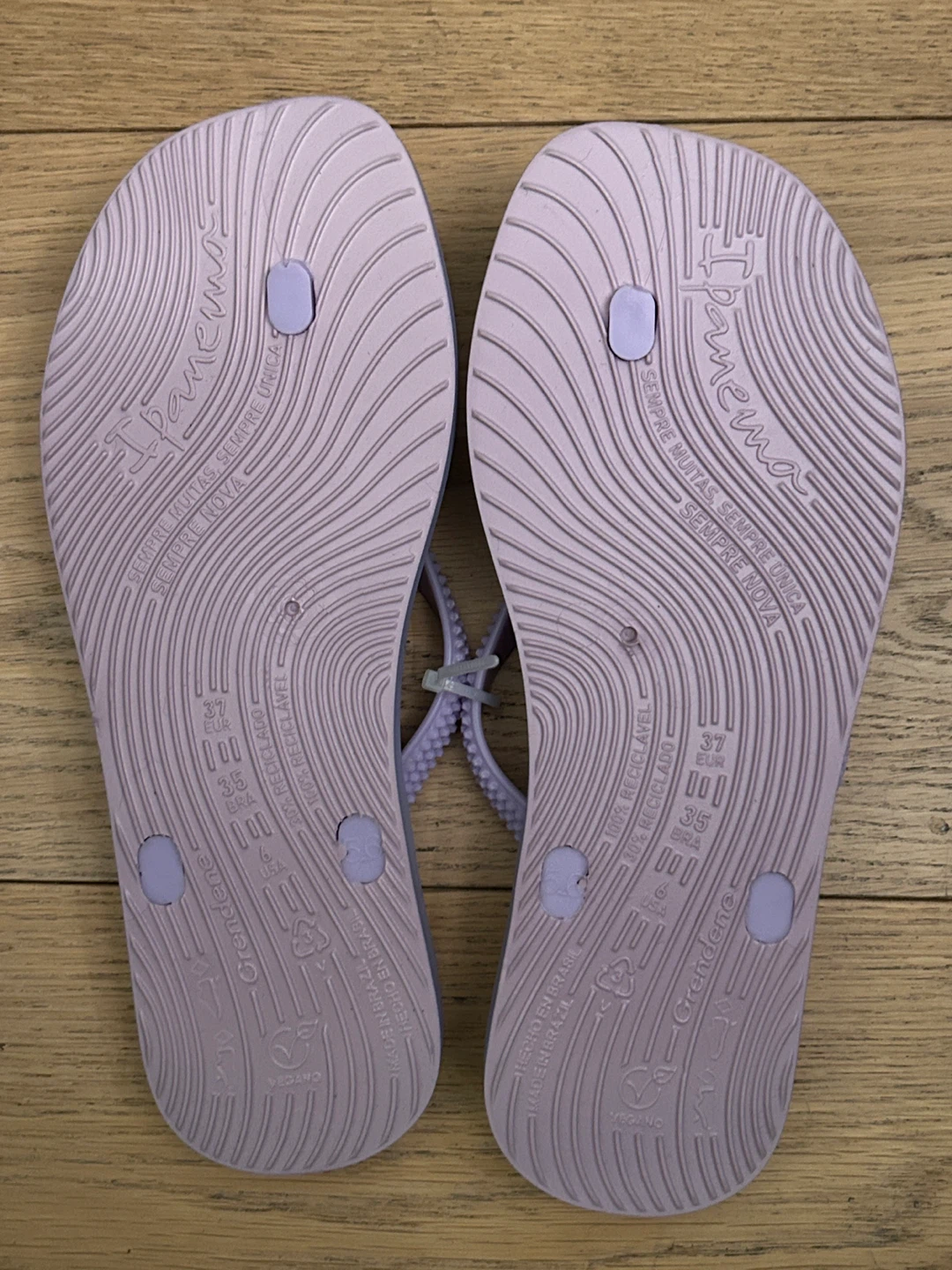 Ipanema Lavender Flip Flops - Size 6 - photo 3