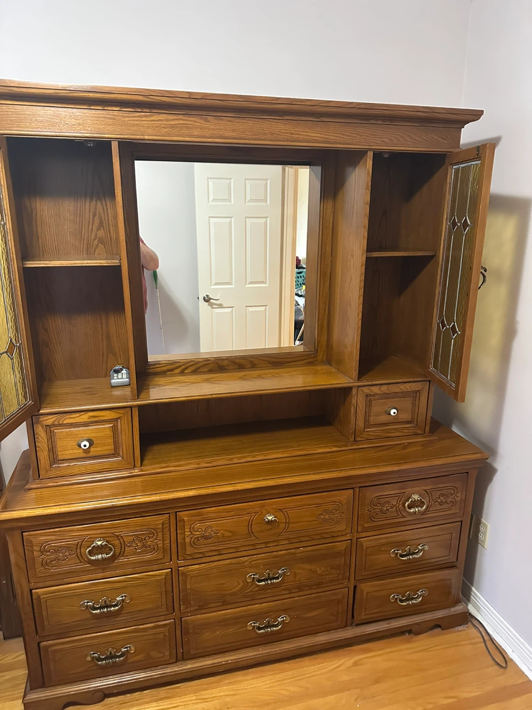 Oak Headboard and Dresser Set and 2 night tables - photo 4