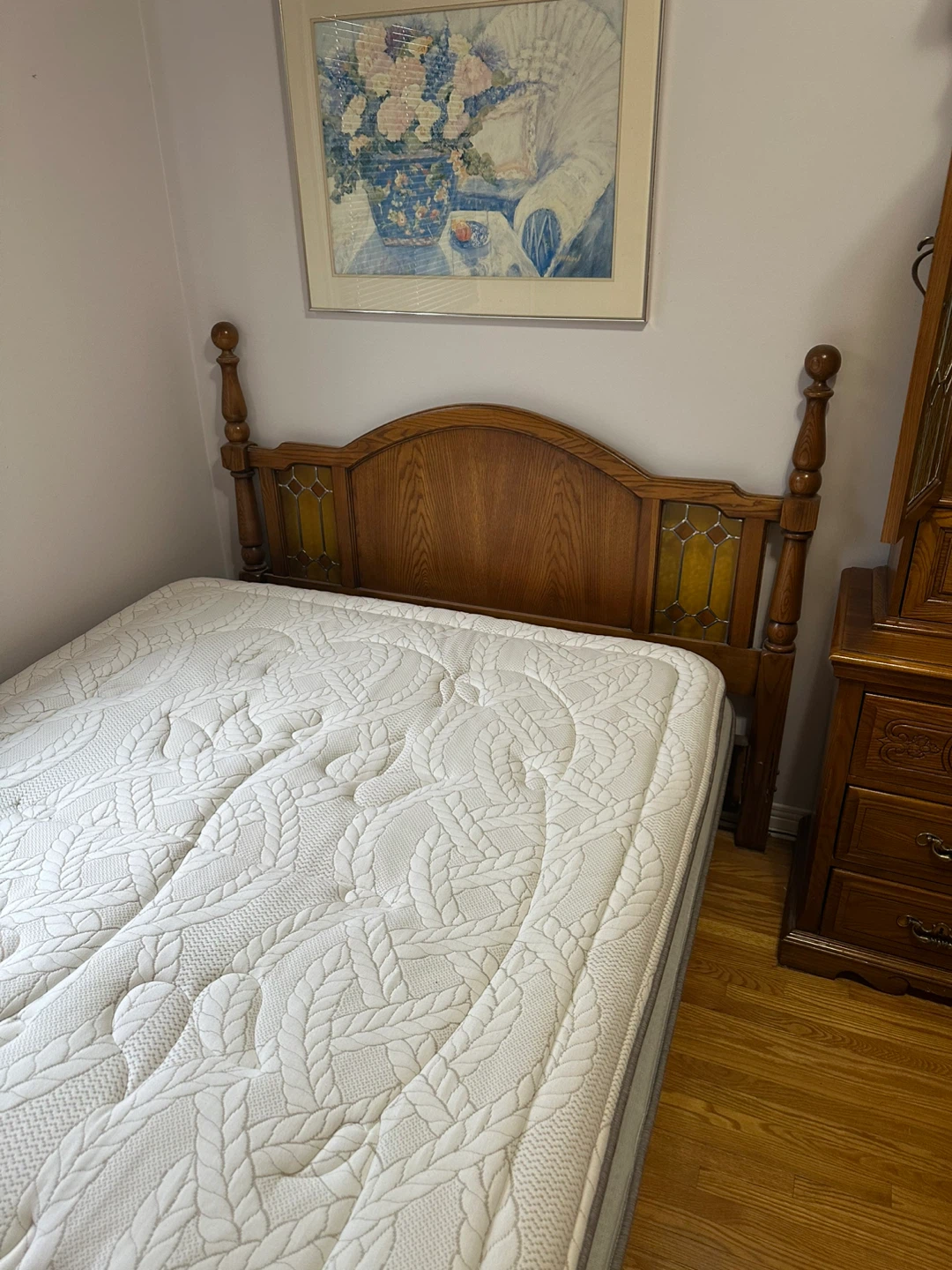 Oak Headboard and Dresser Set and 2 night tables - photo 2