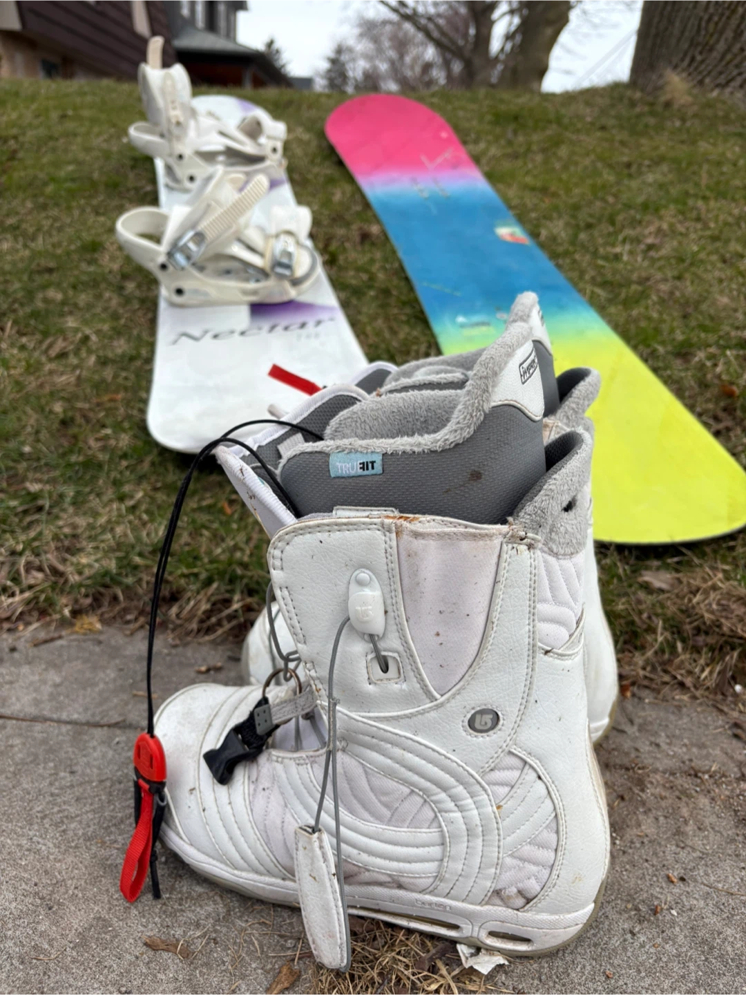 Nectar 144 Snowboard with Boots and Bindings - photo 4