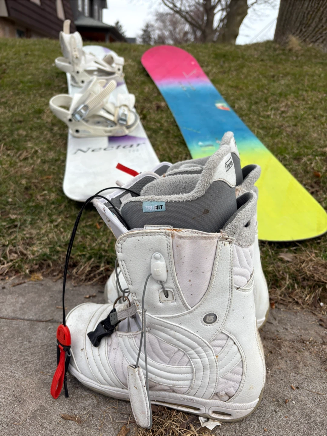 Nectar 144 Snowboard with Boots and Bindings - photo 3