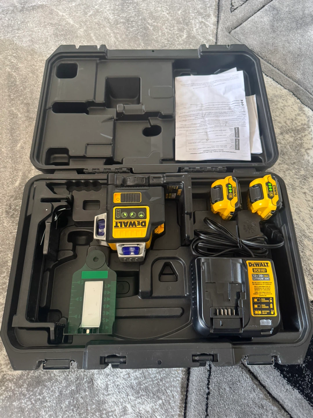 DeWalt Green Cross Line Laser Level Kit - photo 3