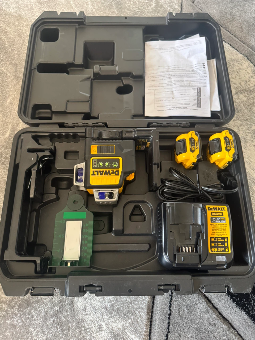 DeWalt Green Cross Line Laser Level Kit - photo 4