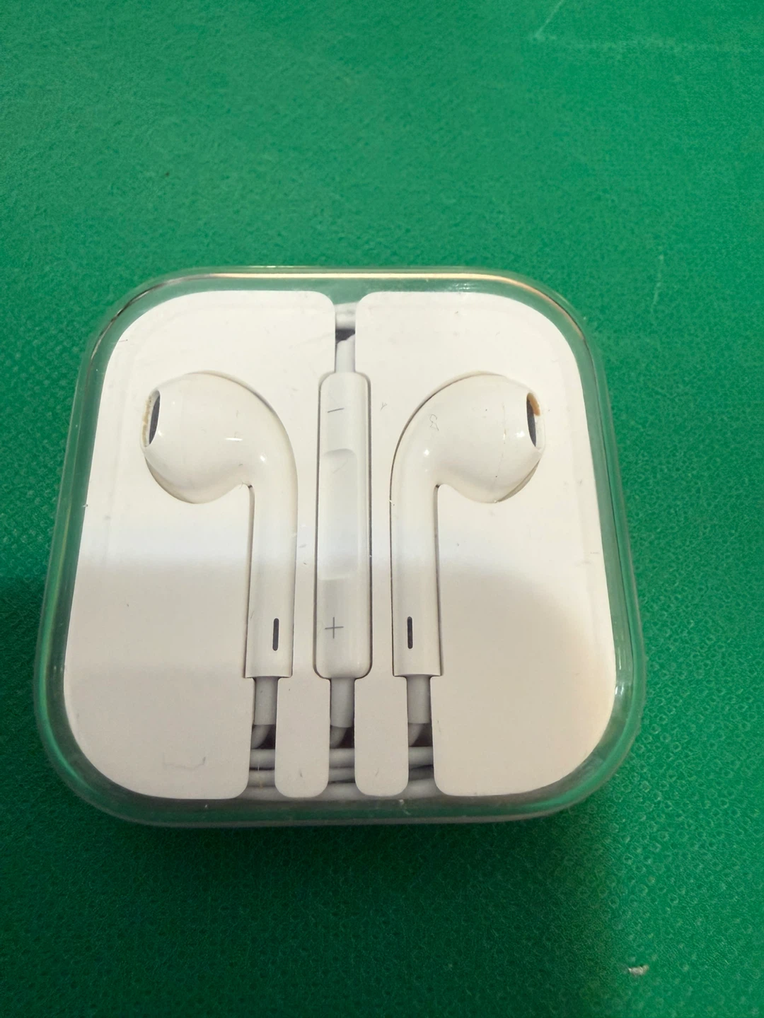 Apple EarPods with Lightning Connector - photo 2