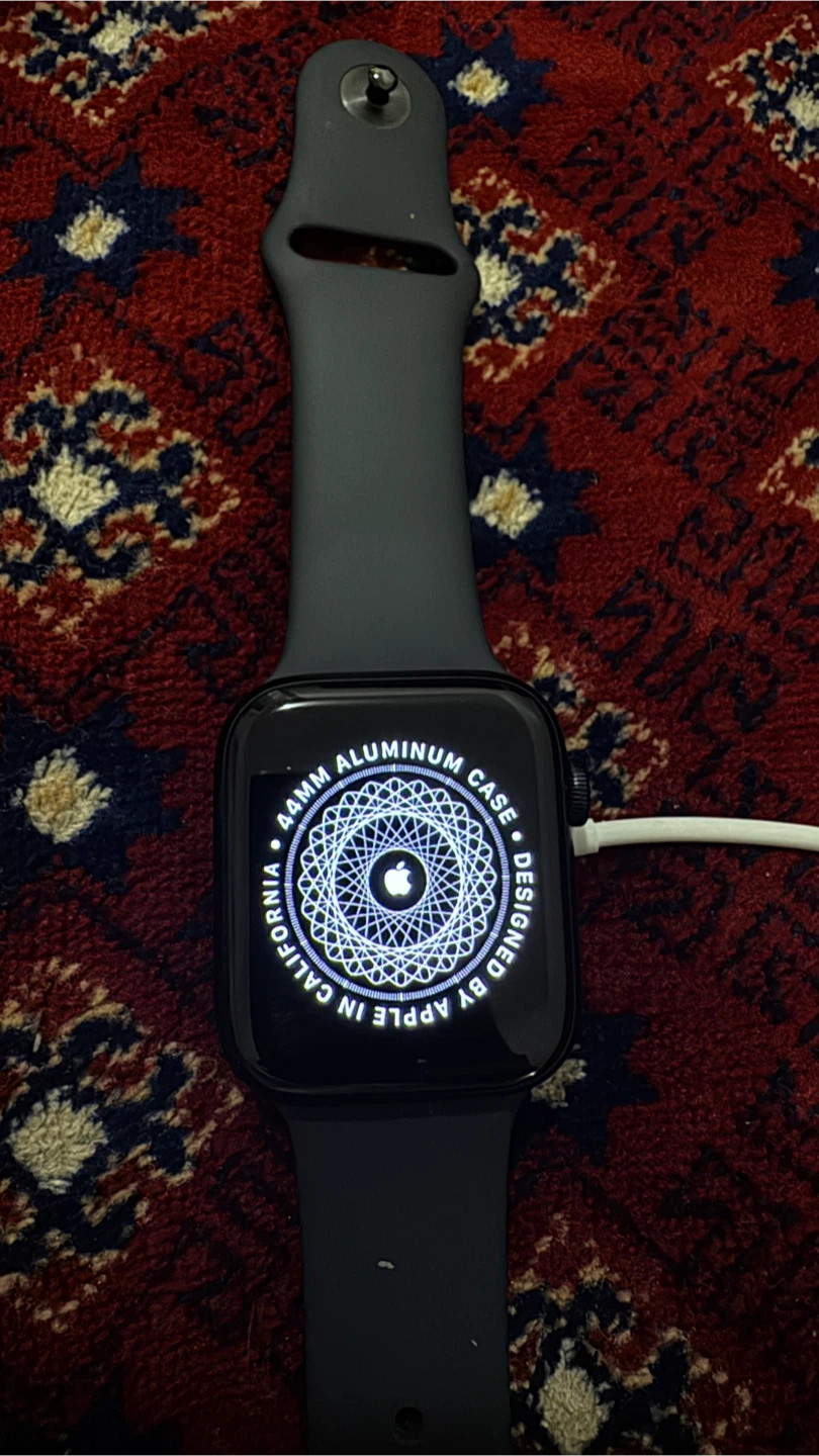 Apple Watch SE (gen 2)44mm Aluminum Case - photo 4
