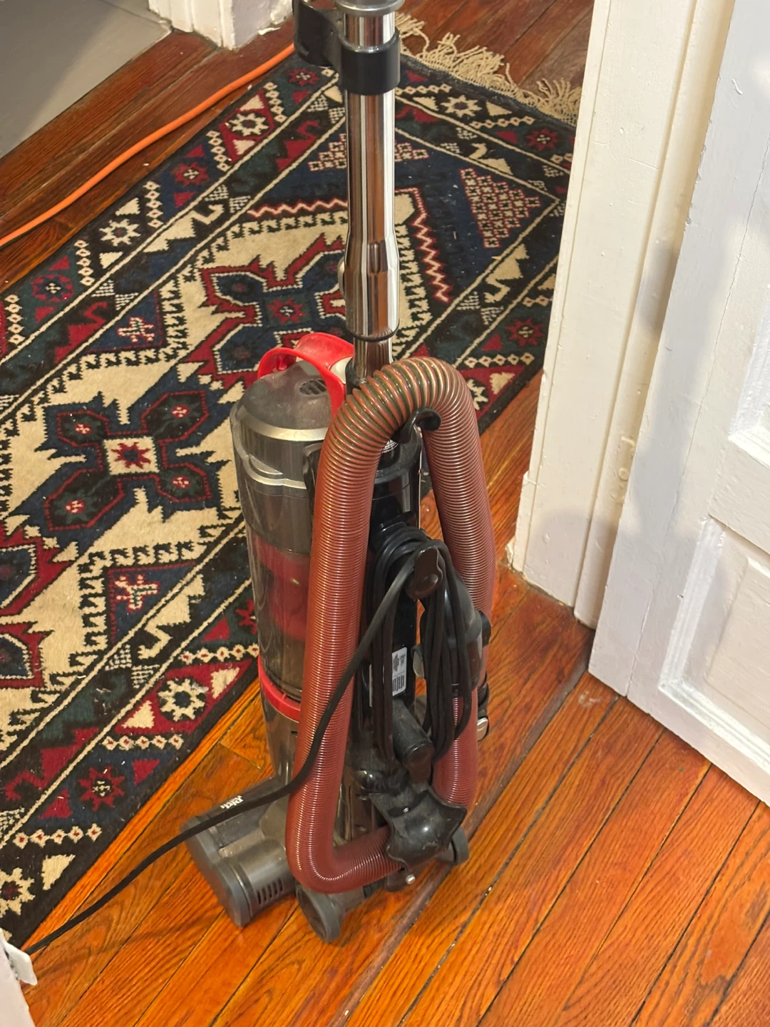Dirt Devil Swerve Lightweight Cyclonic Vacuum Cleaner - photo 5