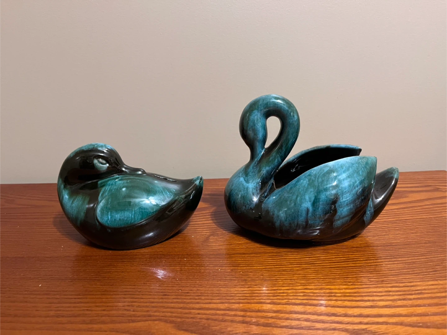 VINTAGE BLUE MOUNTAIN POTTERY  SWAN & DUCK BANK