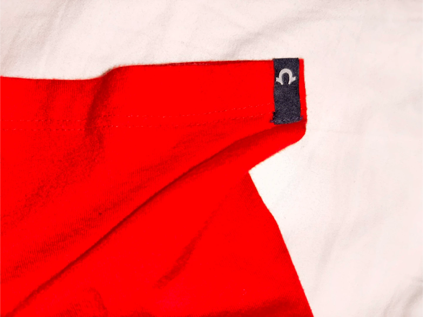 True Religion Red Graphic T-Shirt Size S - photo 4