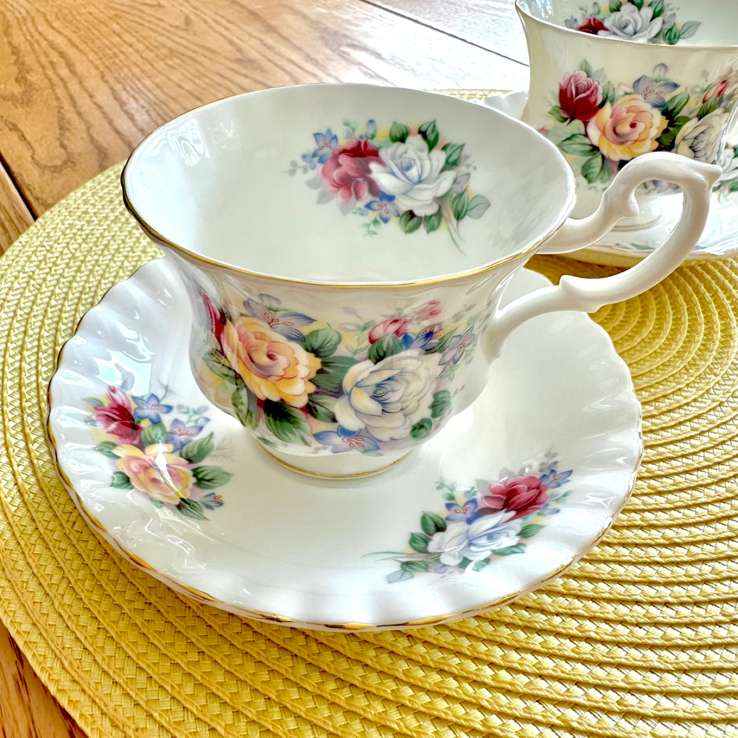Royal Albert Summertime Series teacups - photo 2