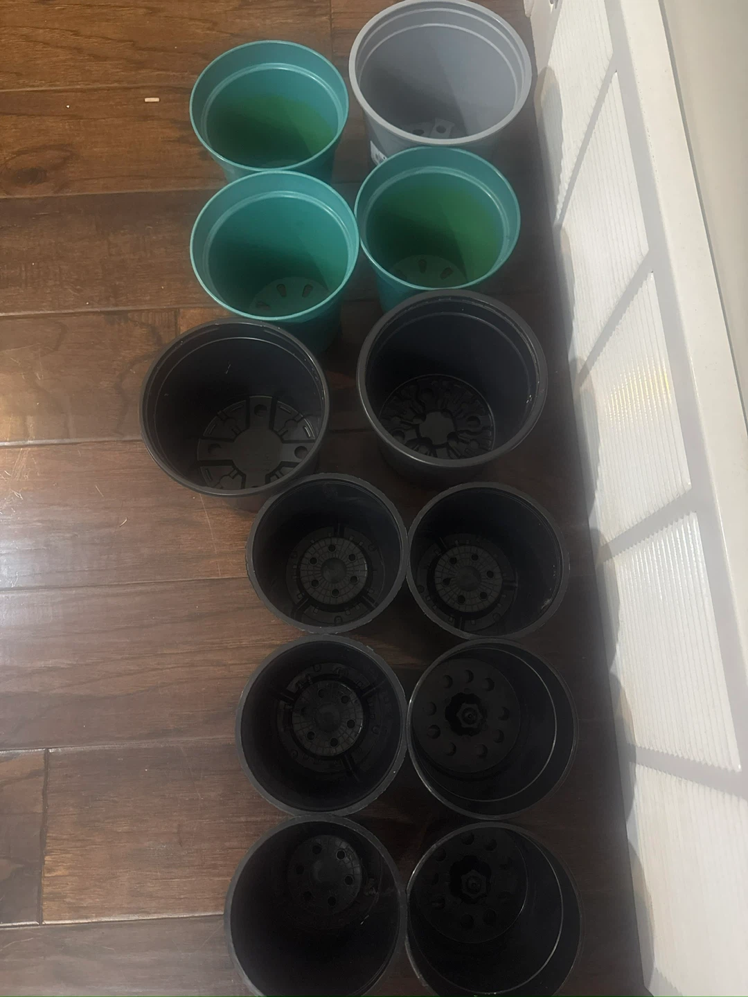 Assorted Plastic Plant Pots - photo 2