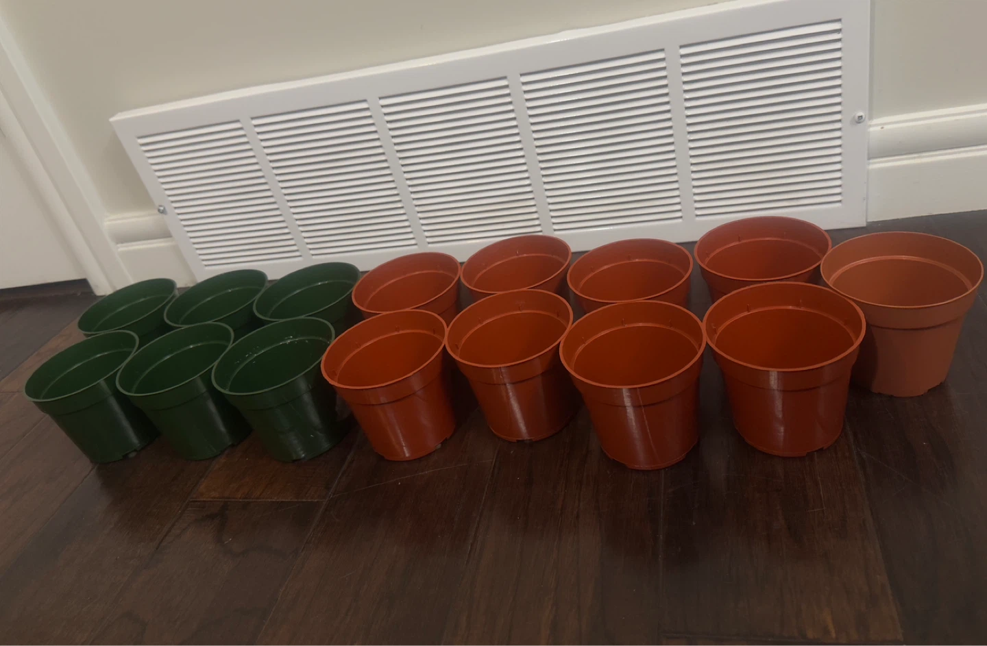 Set of 15 Plant Pots (6 Green, 9 Brown)