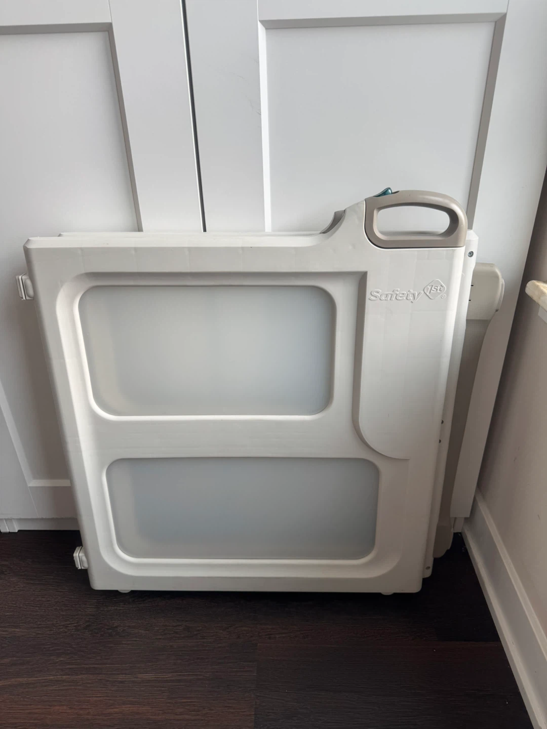 Like New Baby Gate / or Pet Gate $15 - photo 2