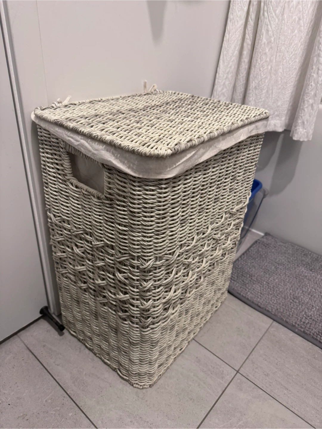 Laundry basket