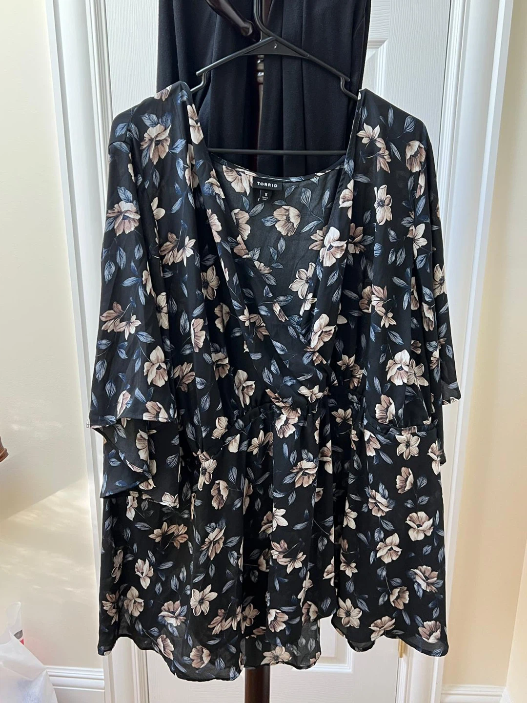 Torrid Black Floral Print Flutter Sleeve Top