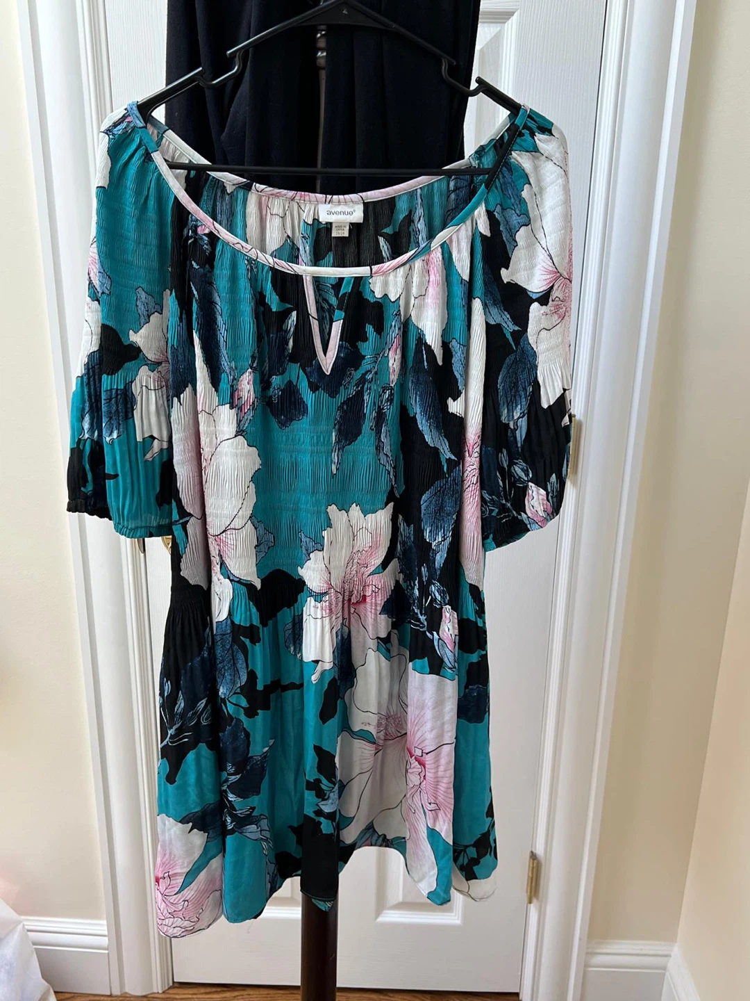 Avenue Floral Print Tunic Top