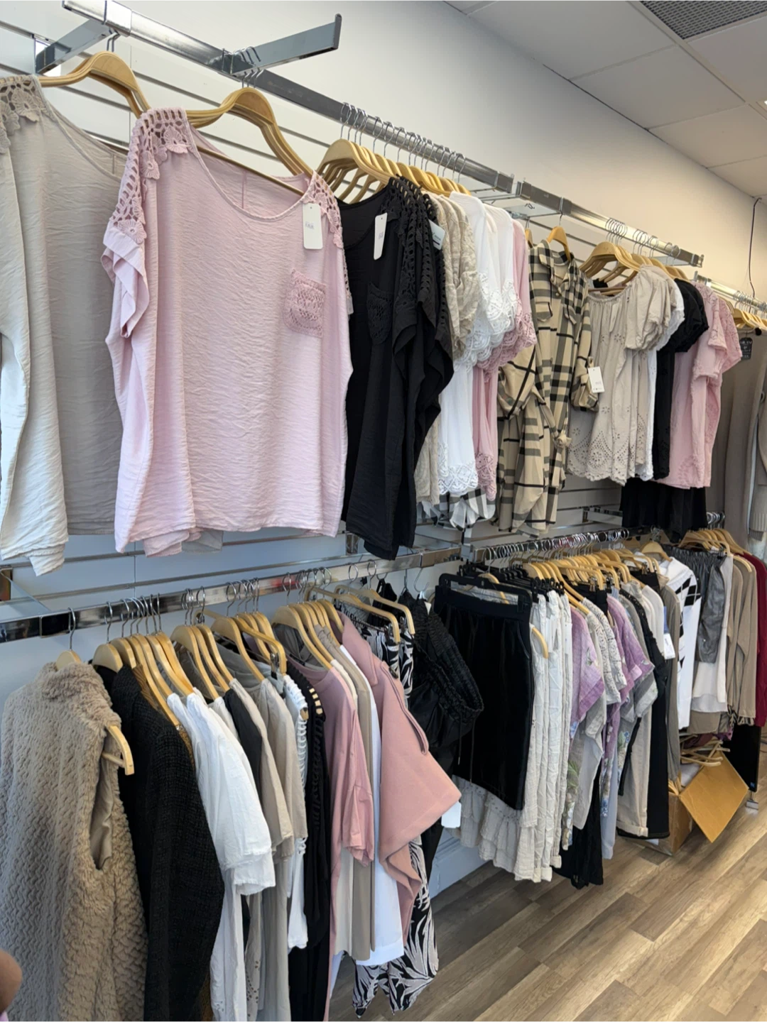 Boutique Clothing – Made in Italy – Wholesale Lot (Store Ready)