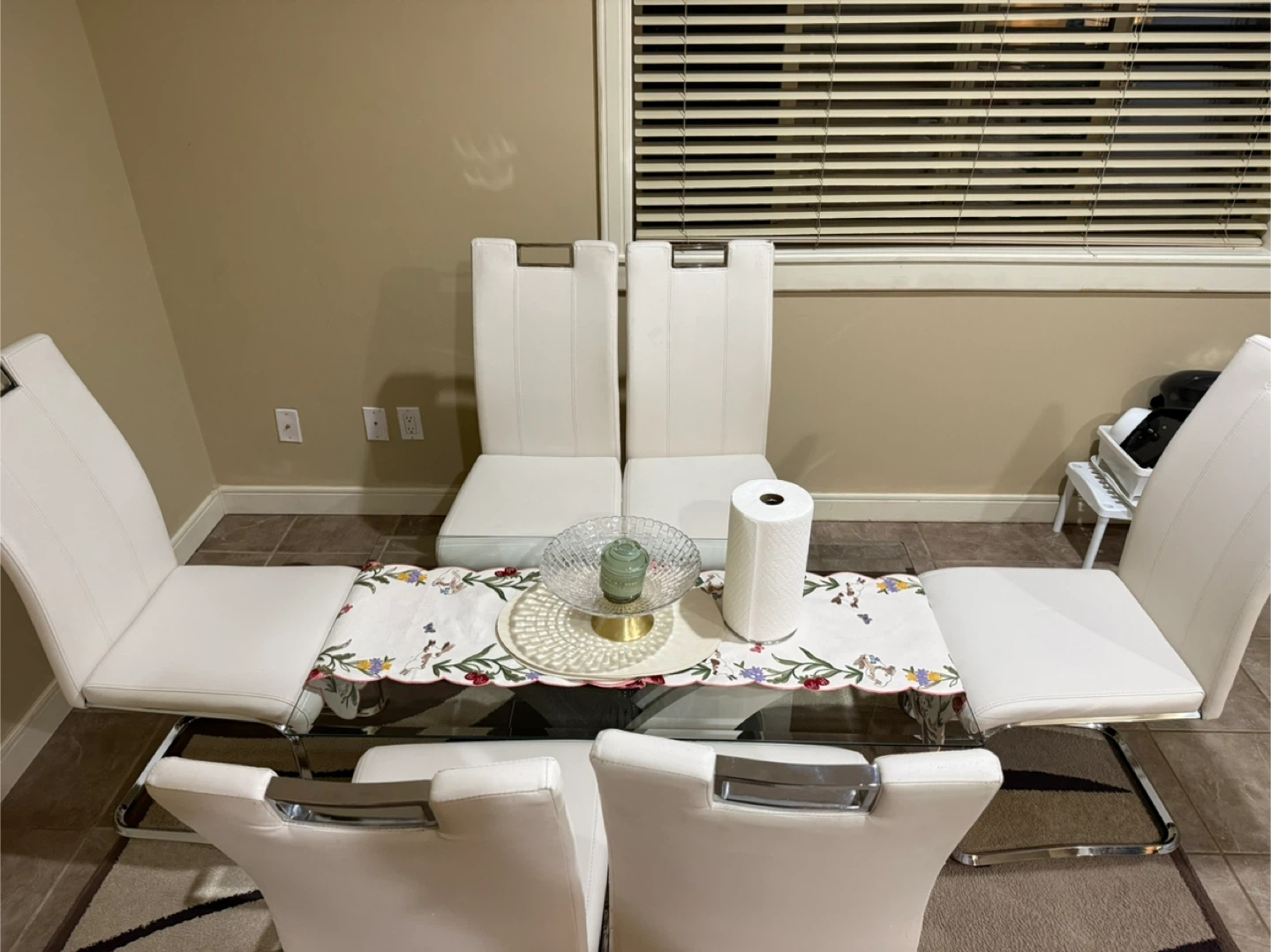 Set of 6 White Dining Chairs and Glass Top Dining Table - photo 2