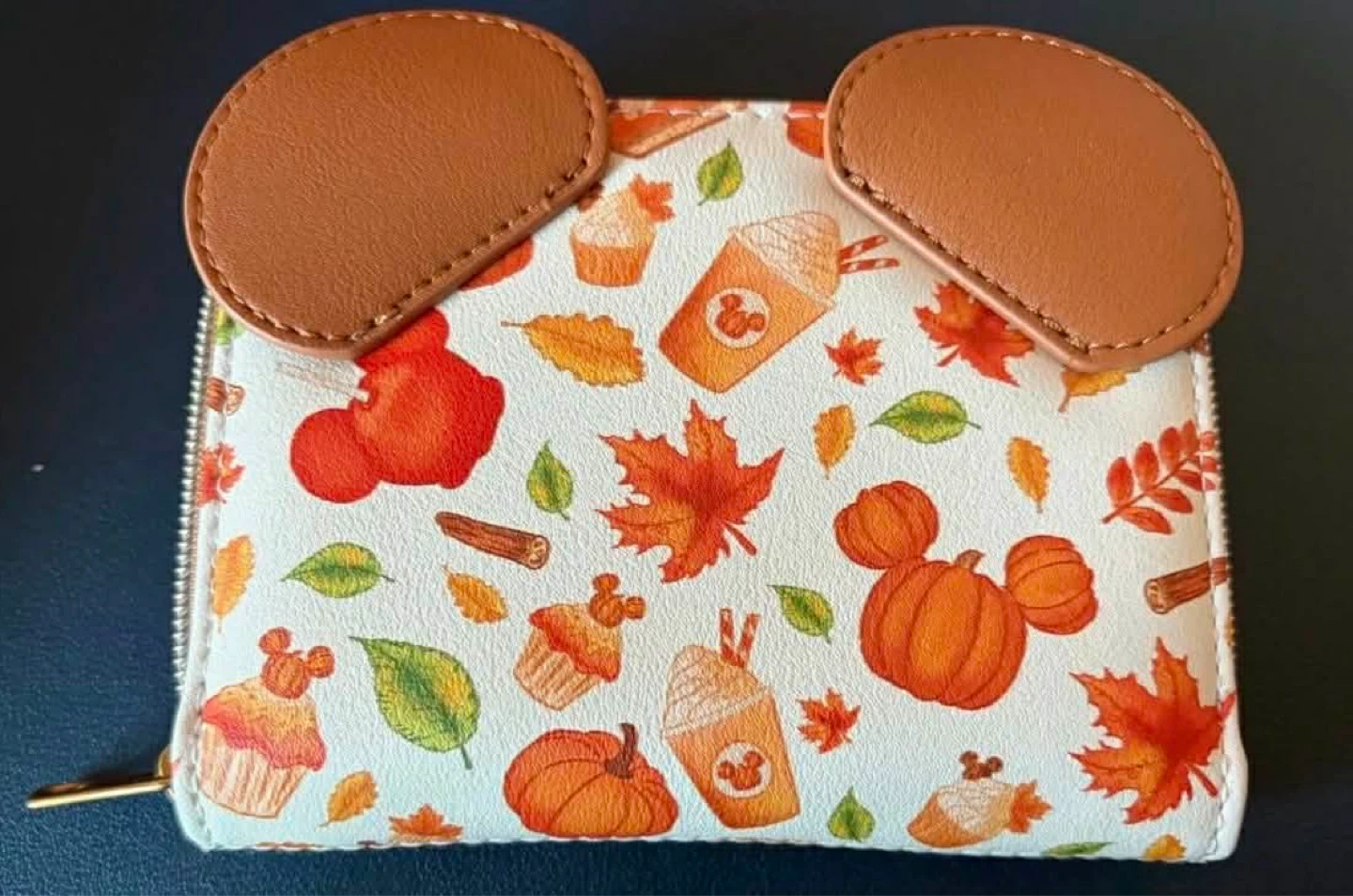 🥕 Loungefly Disney Autumn Pumpkin Spice Wallet - photo 2