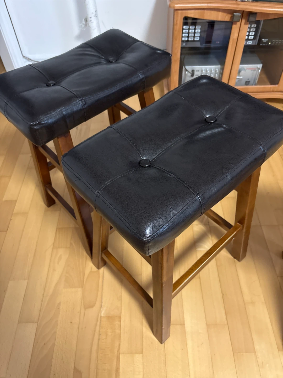 Set of 3 Black Tufted Counter Stools - photo 3