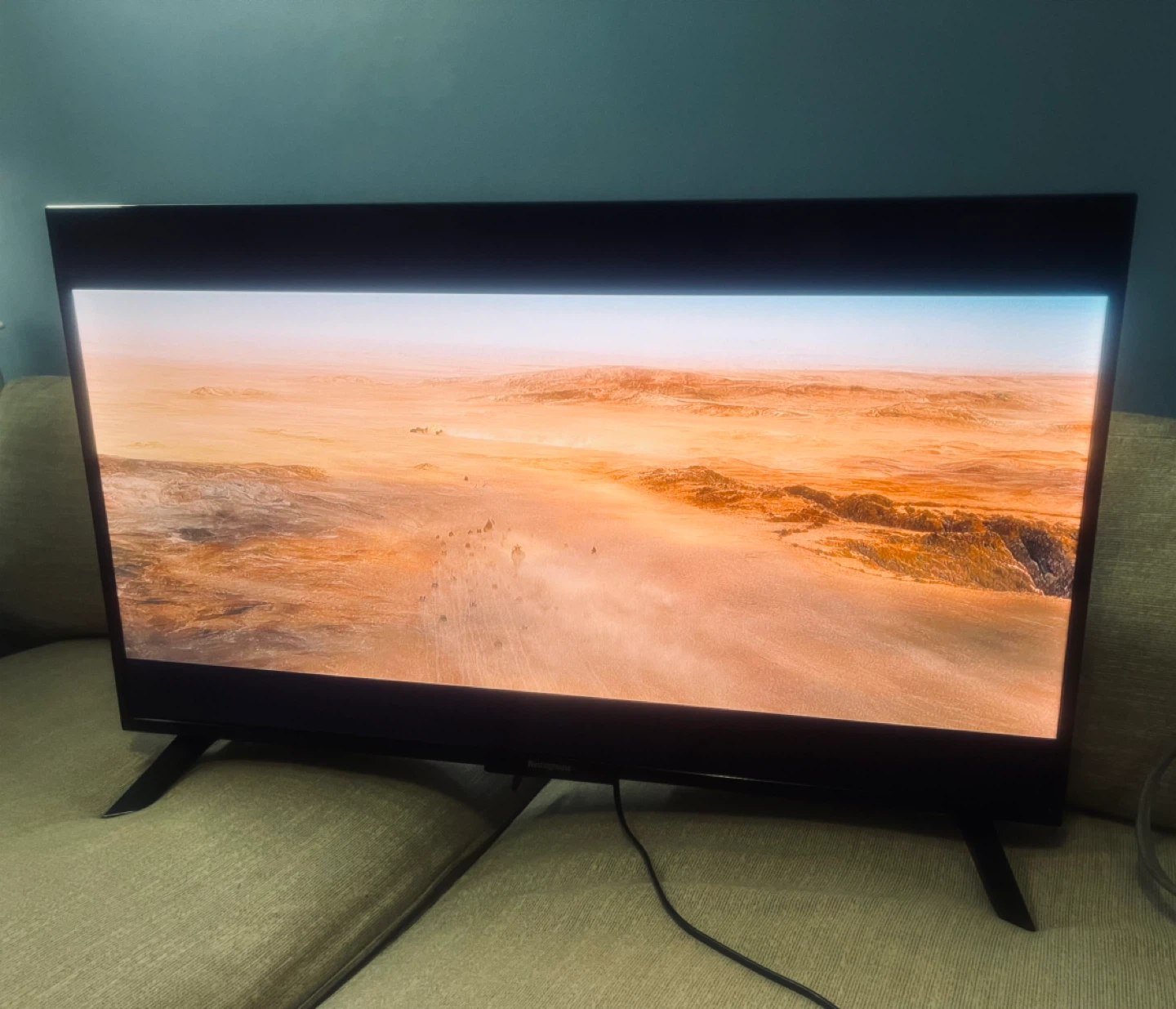 40 inch TV with Wifi, Netflix & a Chromecast - photo 3