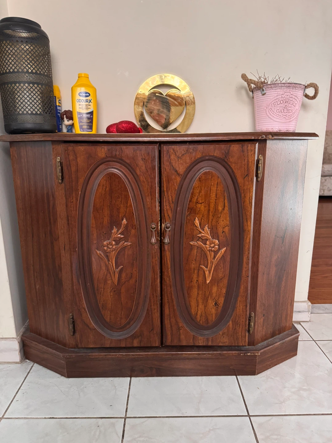 Vintage Wooden Cabinet with Oval Inlay Doors - photo 3