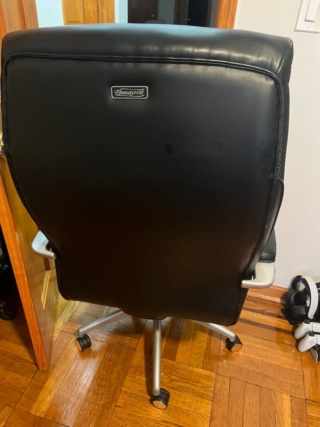 Black Leather Executive Office Chair - Beautyrest - photo 4