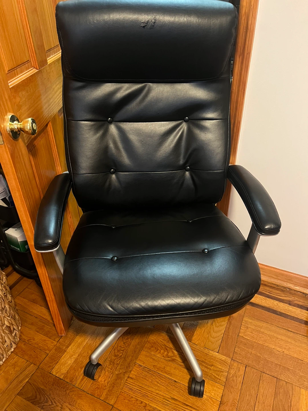 Black Leather Executive Office Chair - Beautyrest