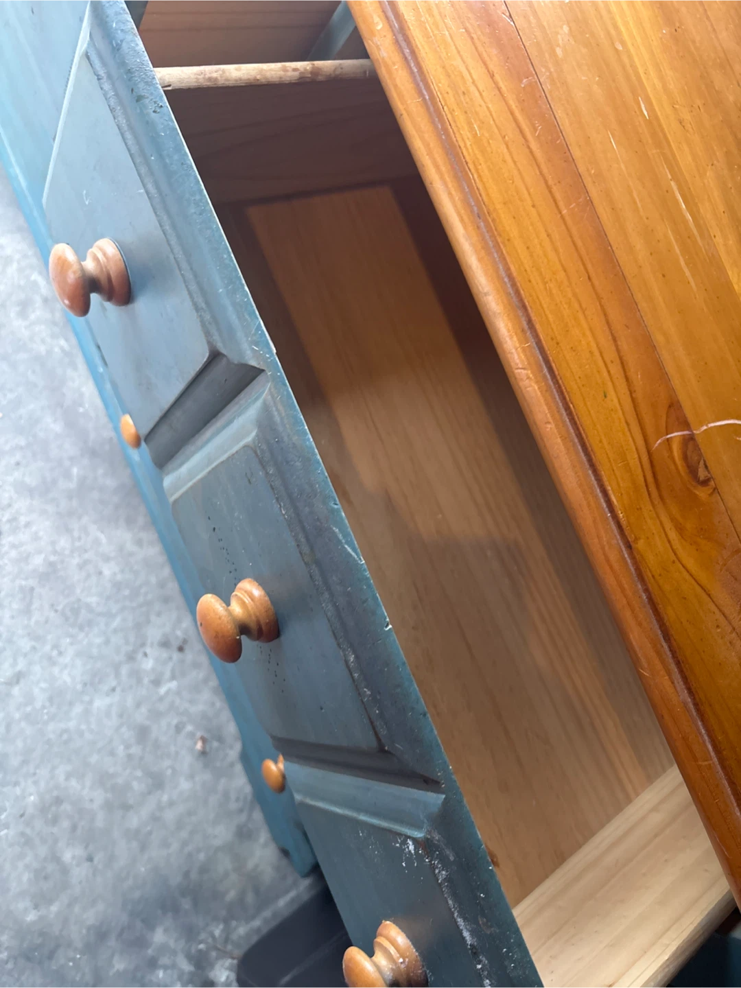 Wood dresser as seen in pictures needs a cleaning - photo 3