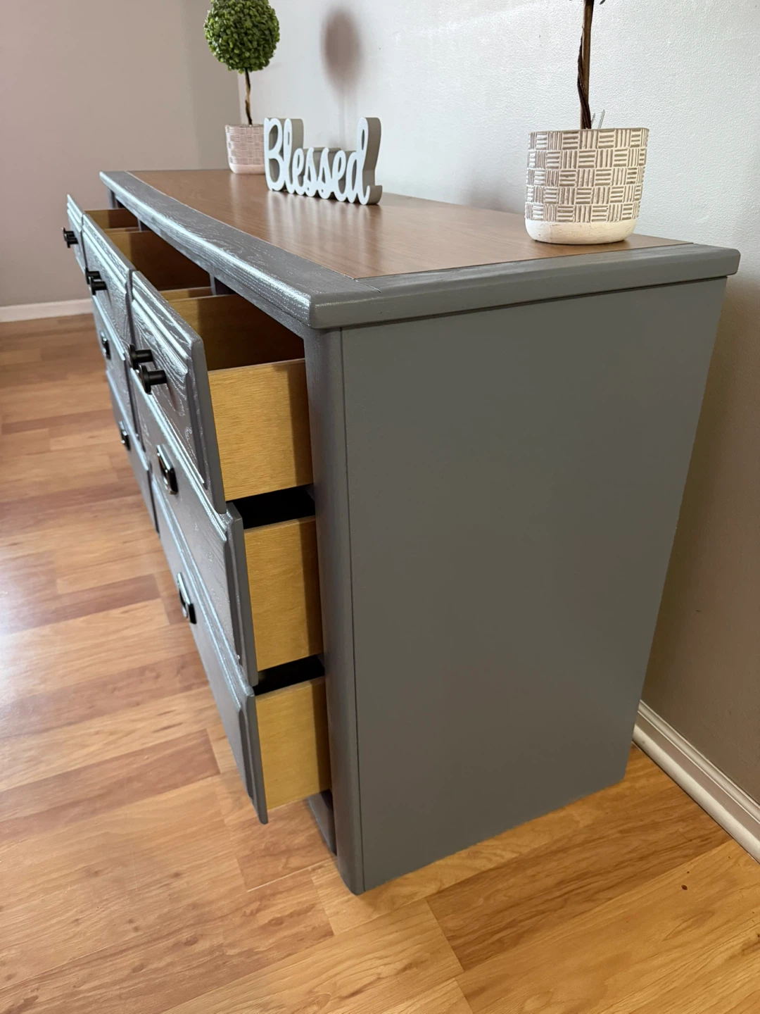 ✨🩶🤎Beautiful solid dresser🤎🩶✨ - photo 4