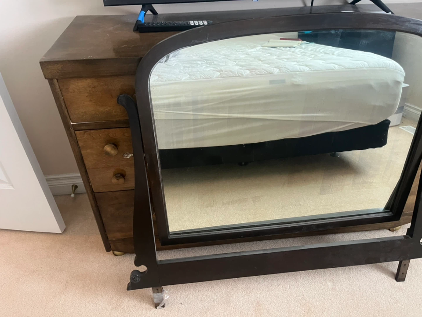 Vintage Dresser with Mirror - photo 2