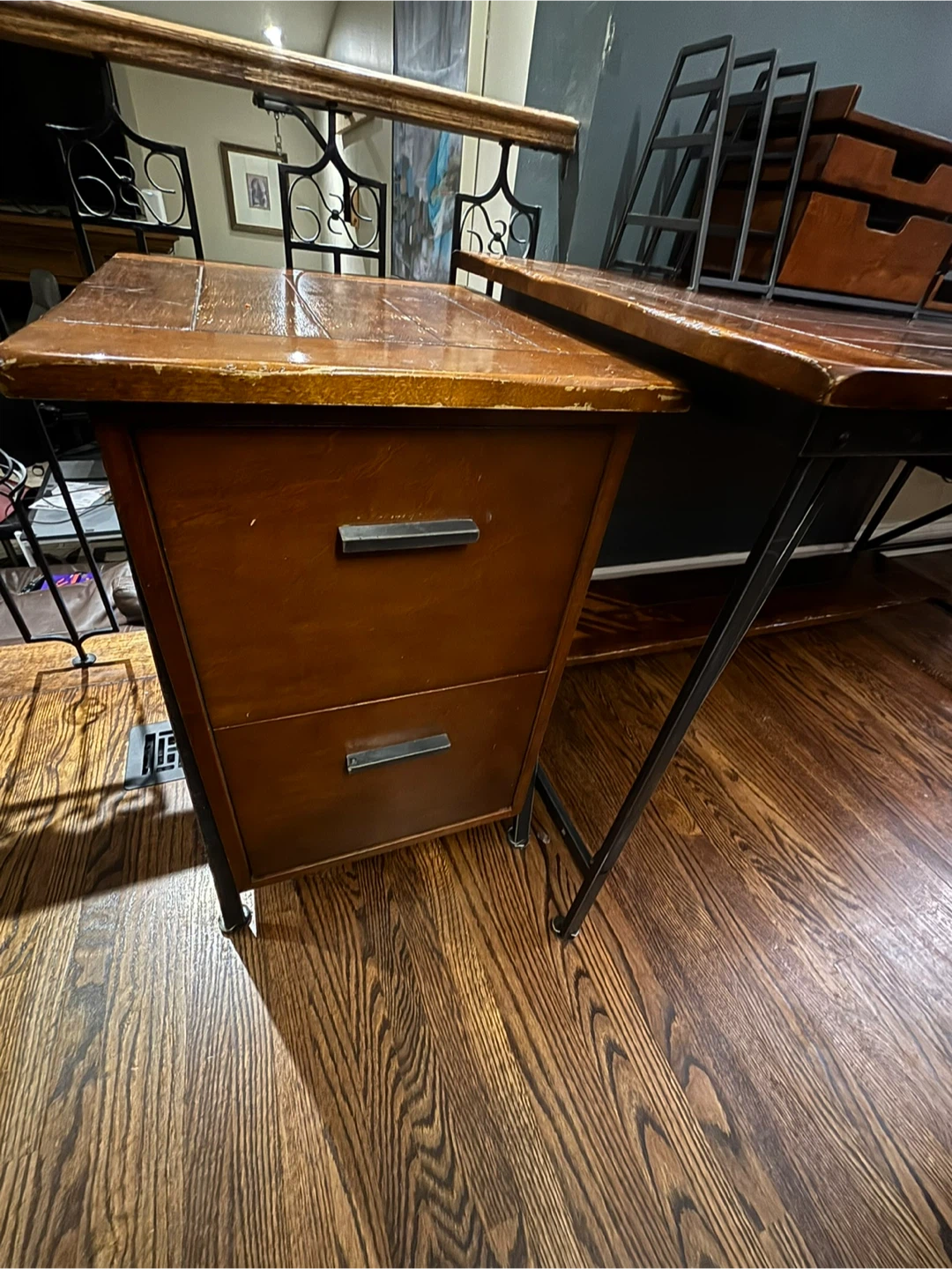 Desk with filing Cabinet - photo 4