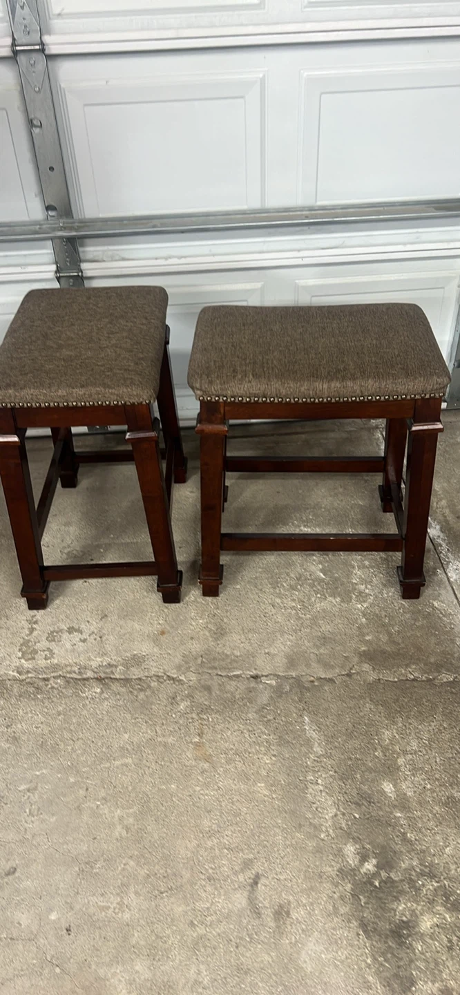 Set of 2 Upholstered Stools with Wooden Legs - photo 2